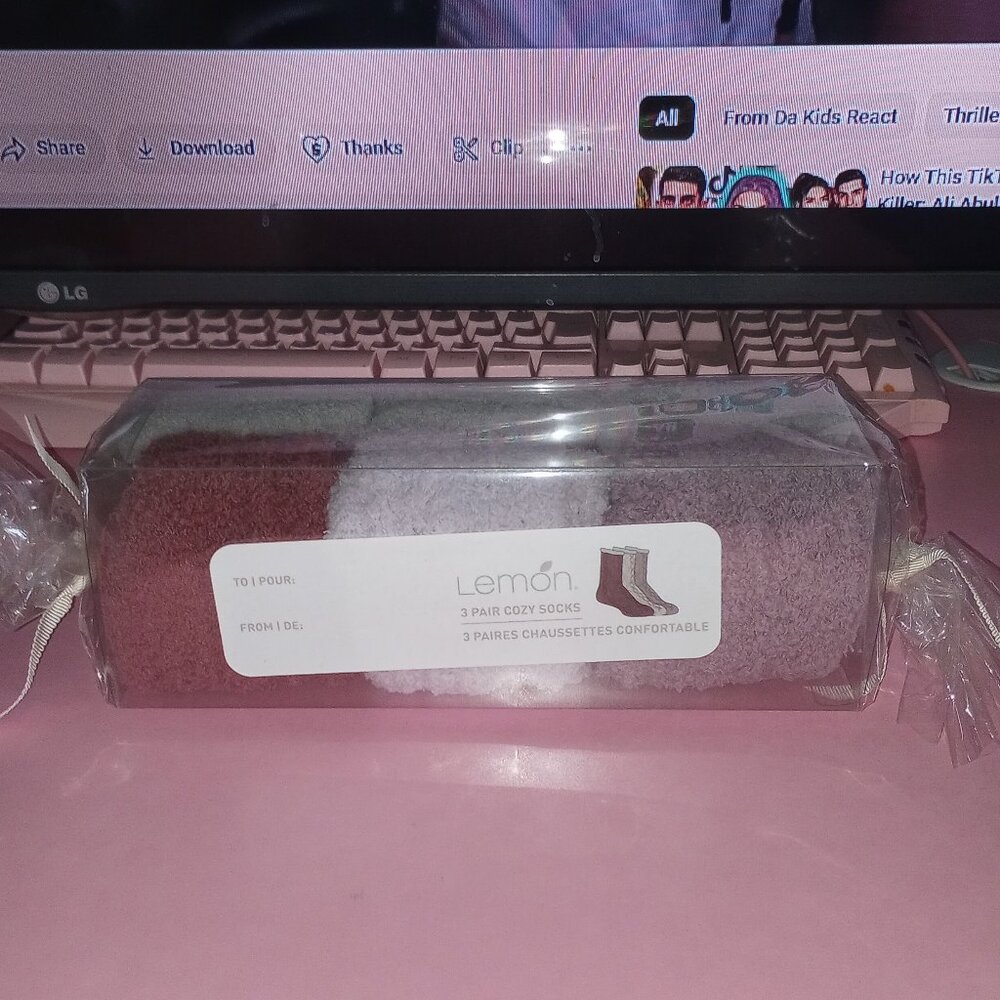 NEW Fuzzy Sock 3 Pack